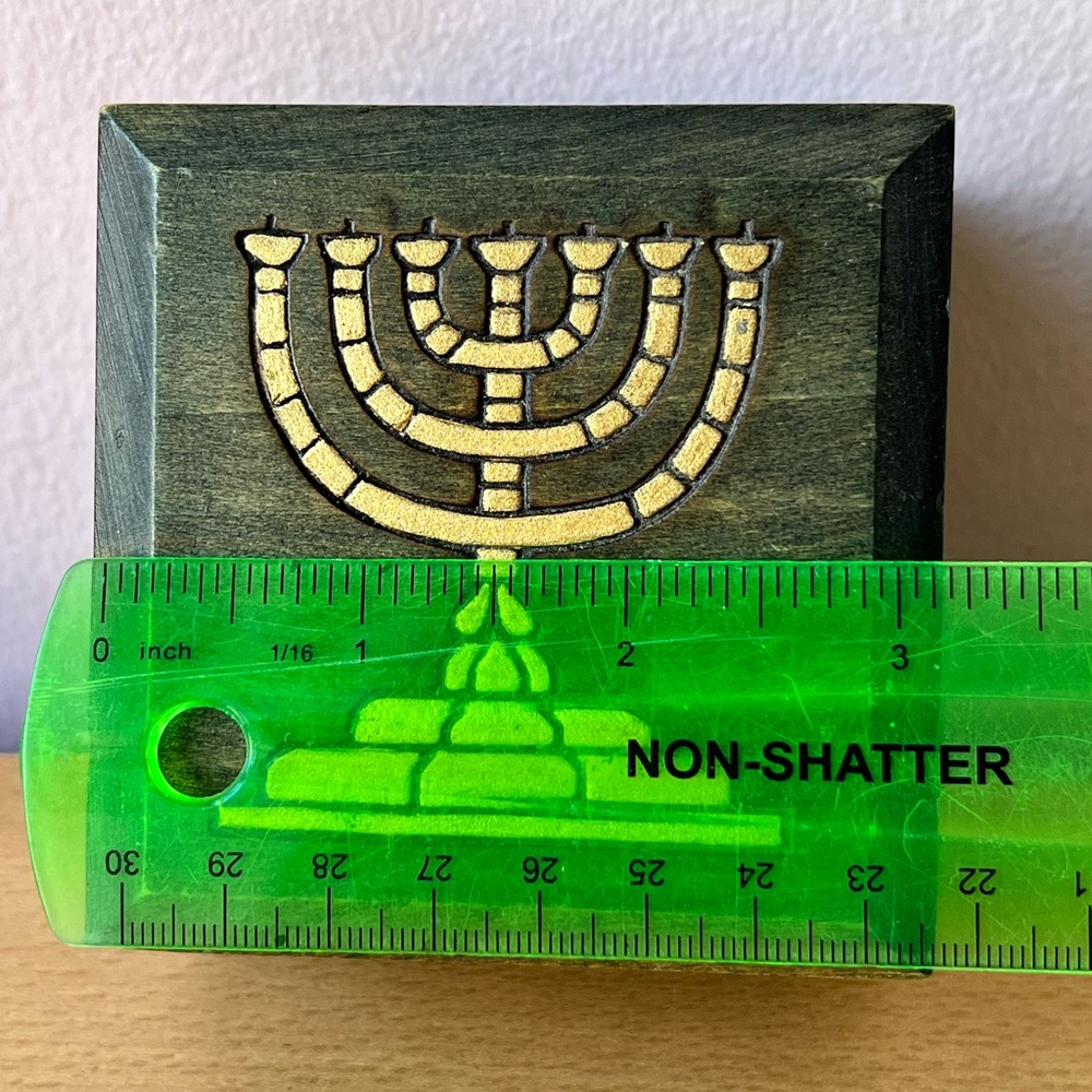 VINTAGE ISRAEL WOOD DECORATIVE BOX MENORAH MAGEN DAVID STAR OF DAVID GREEN GOLD - Picture 8 of 16